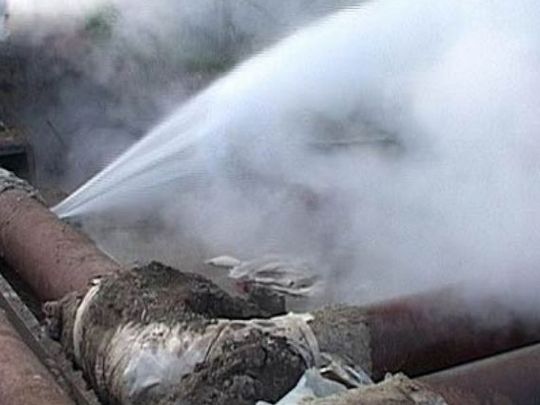 В Києві стався прорив тепломережі: центр столиці заливає водою