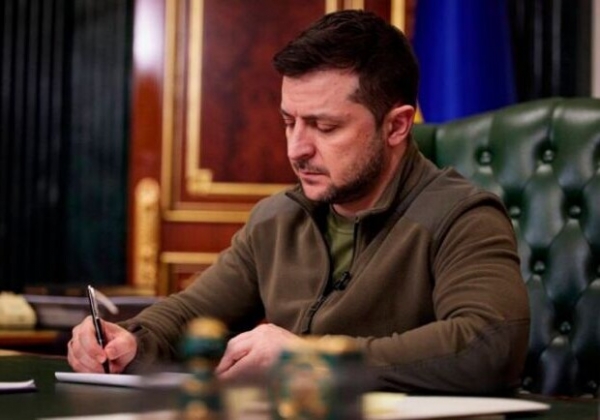 Зеленский подписал закон о дистанционном военном учете для 17-летних