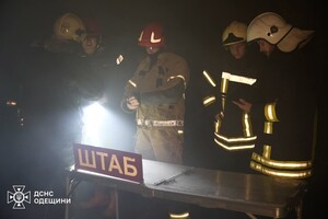 Масштабный пожар на складе в Одессе: пламя тушили более полусотни спасателей