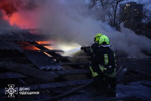 Масштабный пожар на складе в Одессе: пламя тушили более полусотни спасателей