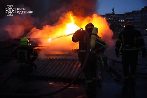 Масштабный пожар на складе в Одессе: пламя тушили более полусотни спасателей