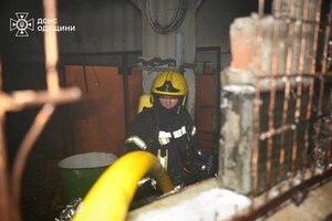 Масштабный пожар на складе в Одессе: пламя тушили более полусотни спасателей