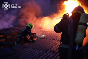 Масштабный пожар на складе в Одессе: пламя тушили более полусотни спасателей