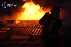 Масштабный пожар на складе в Одессе: пламя тушили более полусотни спасателей
