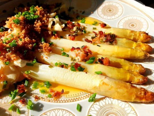 Дуже смачна спаржа: королівське задоволення